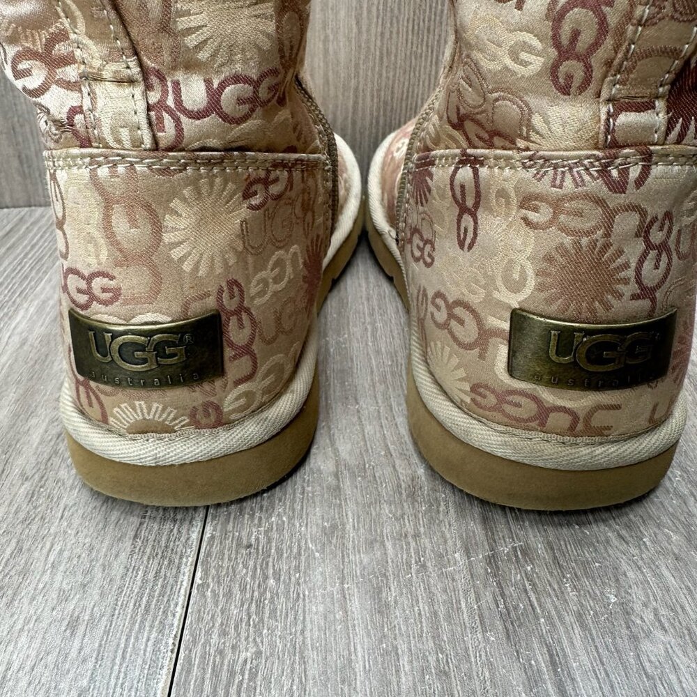 UGG 5515 Tall Winter Boots Womens 6 Lined Monogram Logo Zip Tan Beige - Picture 11 of 12
